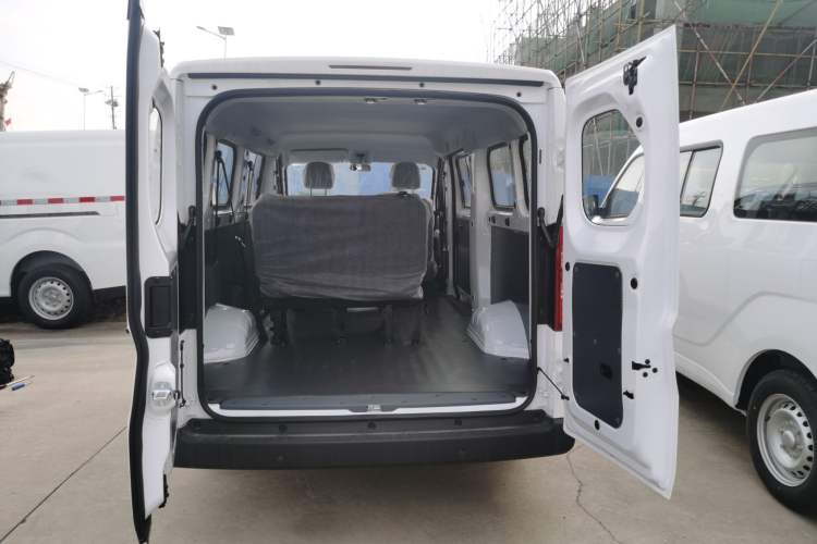 Used Wuling Yangguang 2025 Model 400km Bus Edition—Comfort Edition