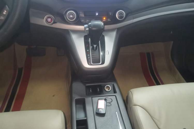 Used Honda CR-V 2012 2.4L four-wheel drive luxury version Gear Lever