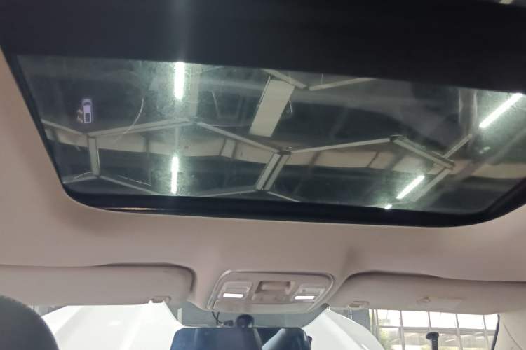 Used Geely Auto Emgrand X7 Sport 2018 1.8TD Automatic Two-Wheel Drive Smart Connect 4G Internet Edition
