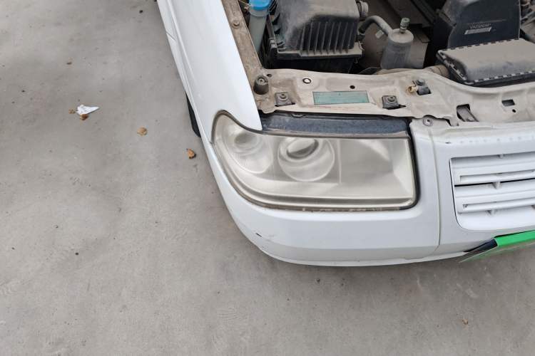 Used Volkswagen Santana  Right Front Headlight