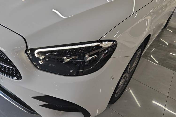 Used Mercedes-Benz E-Class 2021 Restyled E 300 L Sporty and Stylish Edition
