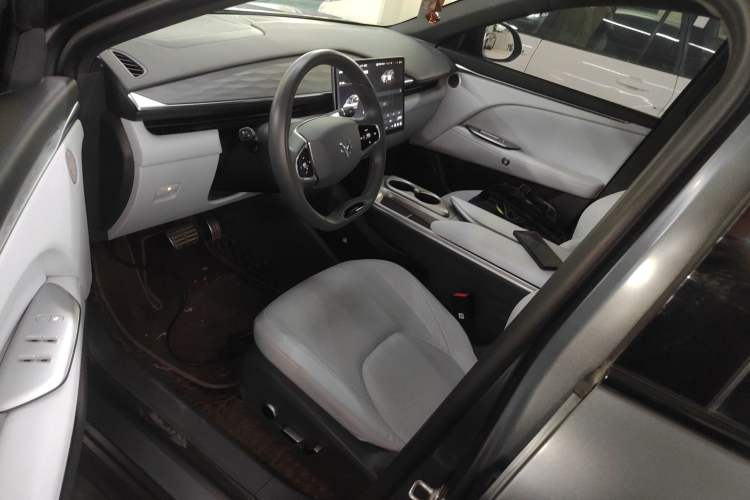 Used ARCFOX Alpha T5 2024 520 PRO Left Front Seat