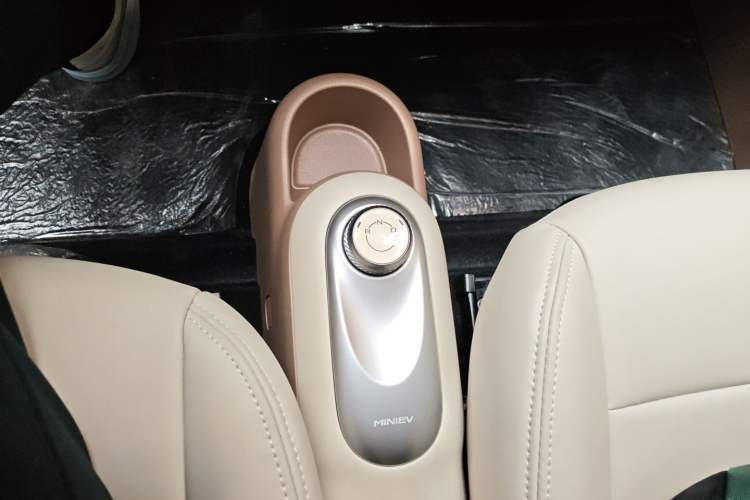 Used Wuling Hongguang MINIEV 2025 Four-Door Version Advanced Edition
