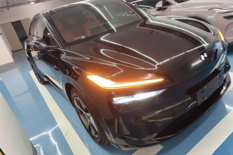 Used ONVO L60 2024 60 kWh Rear-Drive Version