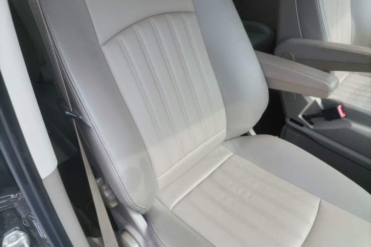 Used Mercedes-Benz Viano 2013 3.0L Comfort Edition