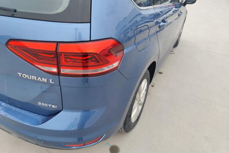 Used Volkswagen Touran 2016 Volkswagen Touran L 280TSI DSG Comfort Edition