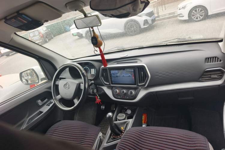 Used CHANGAN KAICHENG Ruixing M60 2023 1.5L GDI Comfort Van 2-Seater Center Console