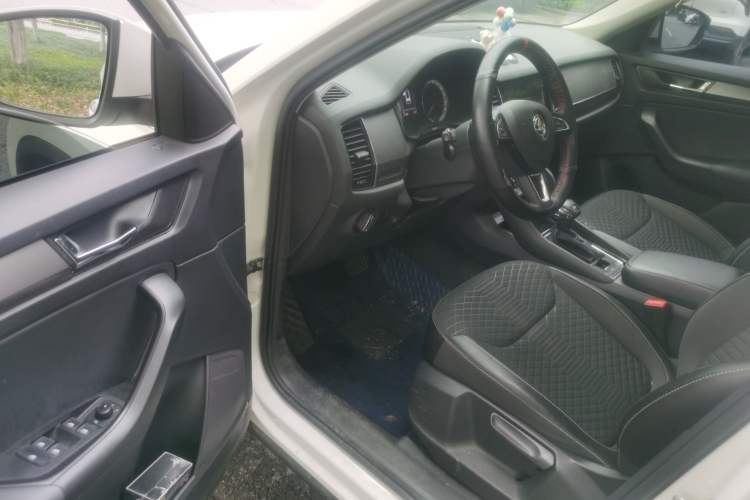 Used Skoda Kodiaq 2018 Facelifted TSI330 5-Seater Two-Wheel-Drive Comfort Edition Driver Seat