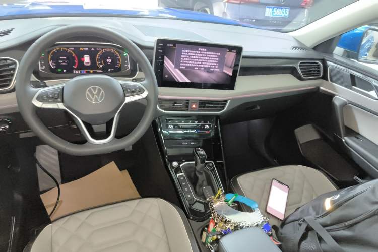 Used Volkswagen Tayron 2023 280TSI Two-Wheel-Drive Luxury Plus Advanced Version Audio And AC Panel