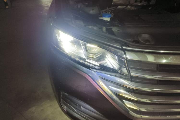 Used Volkswagen Viloran 2022 380TSI Luxury Edition
