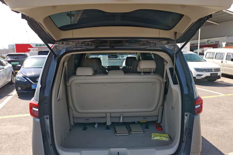 Used Buick GL8 2021 Land Cruiser Executive Class 652T Smart Luxury Model