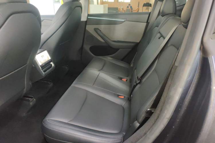 Used Tesla Model Y 2025 Rear-Wheel-Drive Version
