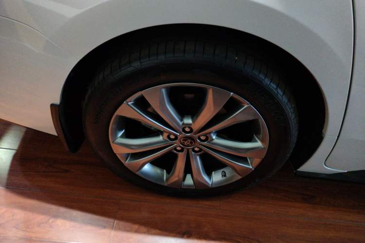 Used Toyota SIENNA 2023 2.5L Hybrid Deluxe Edition