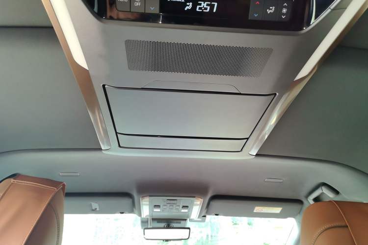 Used Toyota Alphard 2024 Dual-Engine 2.5L Deluxe Edition