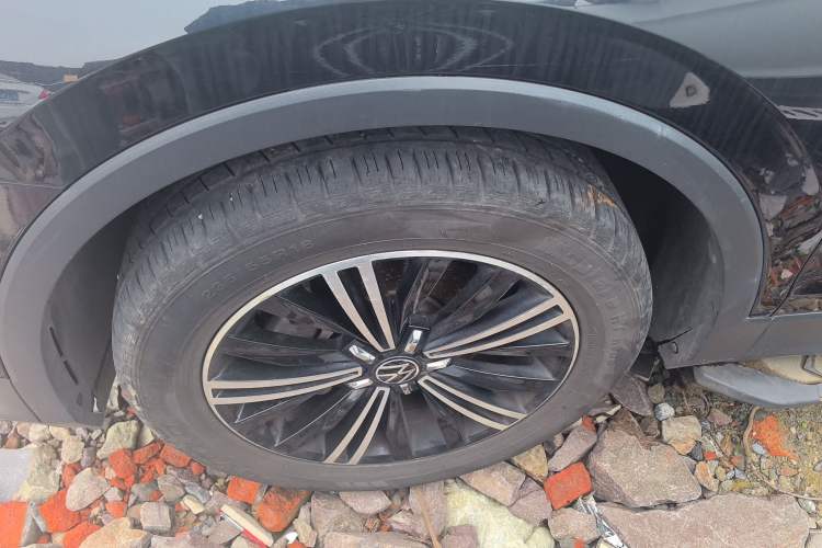 Used Volkswagen Tiguan L 2021 330TSI Automatic Two-Wheel Drive Smart Edition