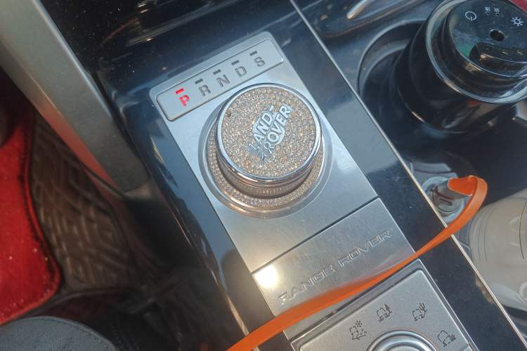 Used Land Rover Range 2015 3.0 TDV6 Vogue Gear Lever