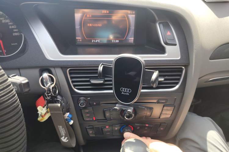 Used Audi A4L 2011 1.8 TFSI Comfort Model Audio And AC Panel