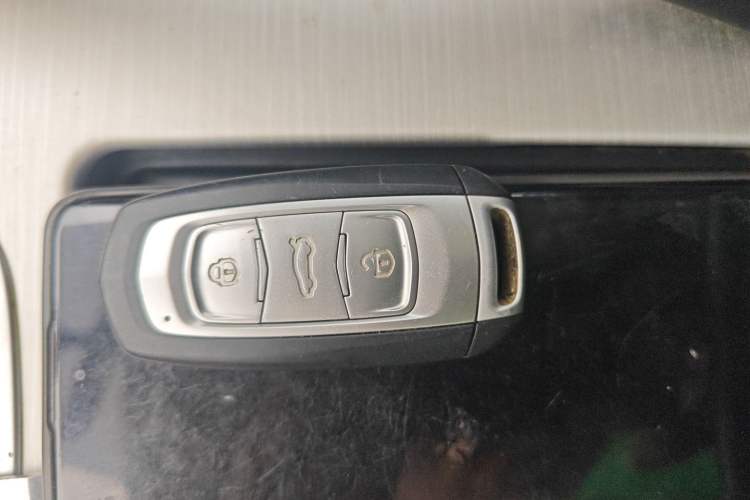 Used Geely Auto Emgrand X7 Sport 2018 1.8TD Automatic Two-Wheel Drive Smart Connect 4G Internet Edition