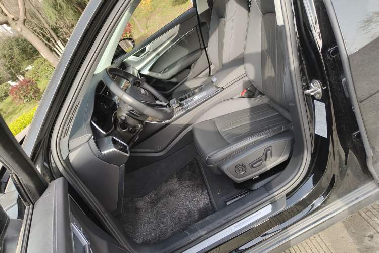 Used Audi A6 2023 allroad quattro 55 TFSI Prestige Off-Road Model
