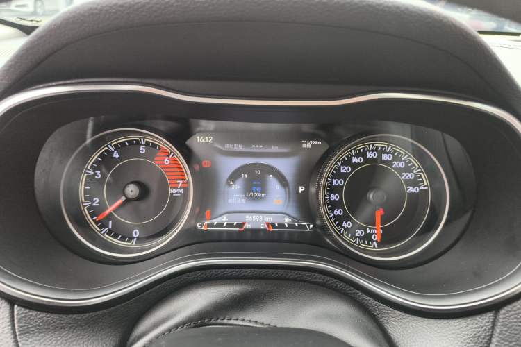 Used Jeep Cherokee 2019 2.0T Two-Wheel Drive Smart Enjoyment Version China V