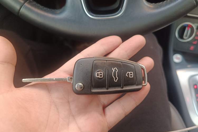 Used Audi Q3 2017 30 TFSI Fashion Model Vehicle Key