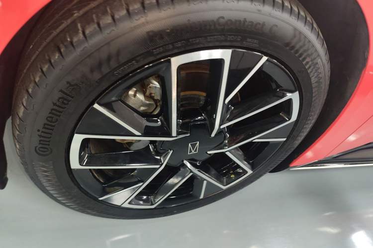 Used Avatr 06 2025 Pro Range-Extended Edition Left Front Wheel Hub