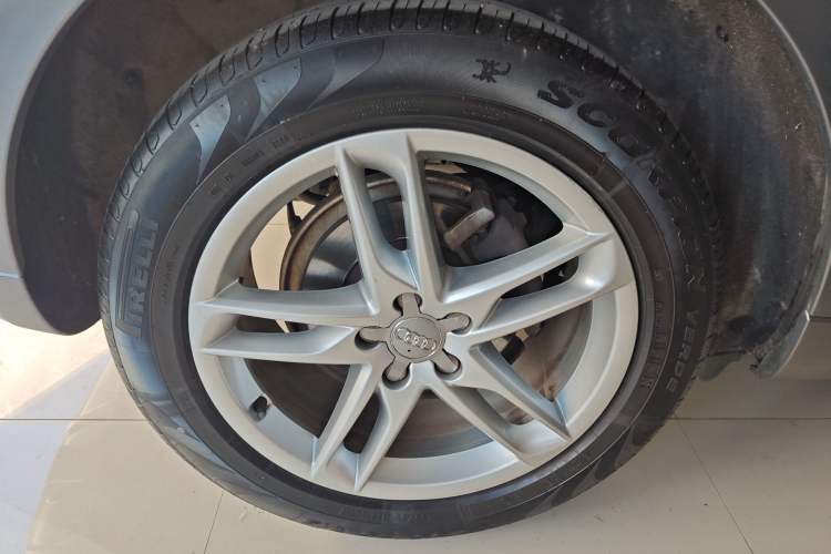 Used Audi Q5 2017 Plus 40 TFSI Technology Model
