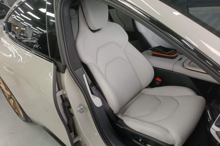 Used Xiaomi Auto SU7 2024 Four-Wheel Drive Ultra-Long Range Advanced Intelligent Driving Max Edition