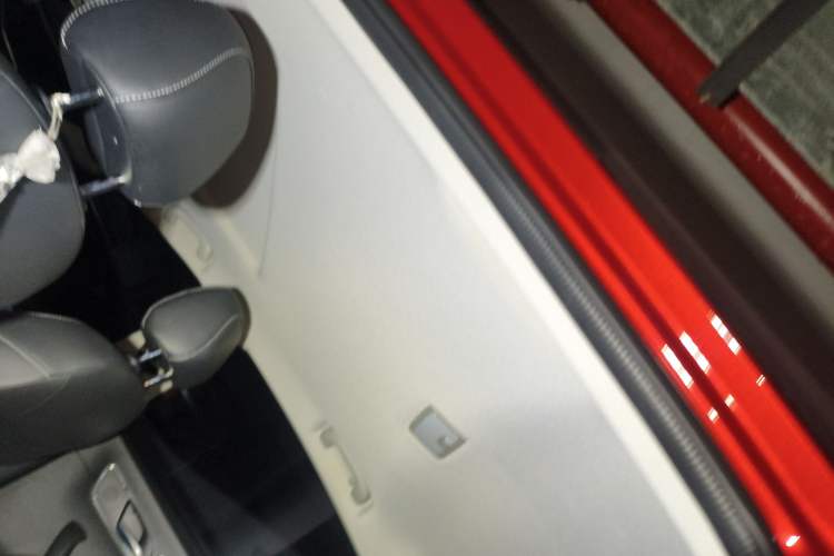 Used Roewe i6 New Energy 2017 45T Hybrid Connective Smart Luxury Edition Headliner