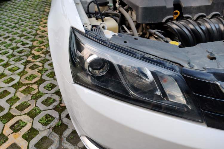 Used Geely Auto Emgrand 2015 Sedan 1.5L CVT Upward Version Right Front Headlight