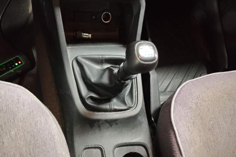 Used Wuling Hongguang 2021 1.5L Revised S Base Version with Electric Power Steering LAR Gear Lever