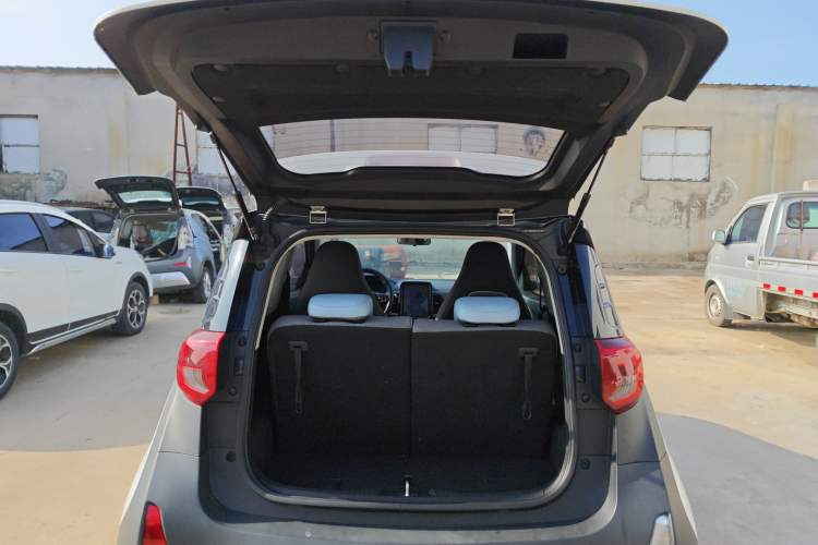 Used Chery QQ Little Ant 2022 Revised Version Sweet Pink Edition Half-Sugar Version Lithium Iron Phosphate 30.7 kWh 30 kW 301 km Trunk