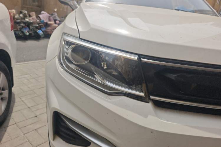 Used CHANGAN CS35PLUS 2018 1.6L Manual Changlian Edition China V Standard Right Front Headlight