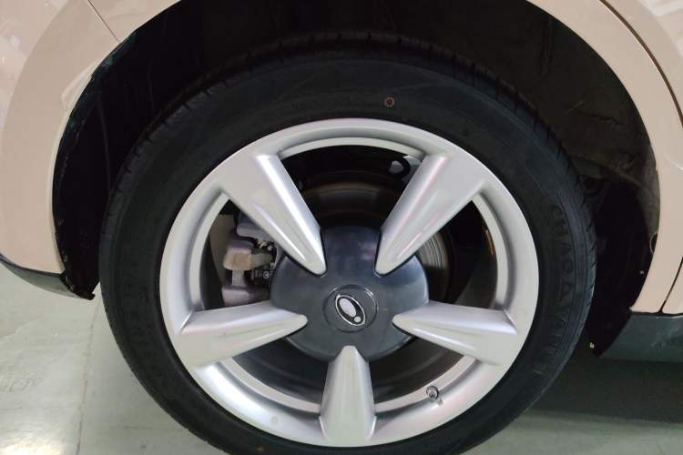 Used ORA Good Cat 2023 401 km Standard Range Premium Version Lithium Iron Phosphate Right Rear Wheel Hub