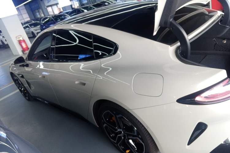 Used Xiaomi Auto SU7 2024 Four-Wheel Drive Ultra-Long Range Advanced Intelligent Driving Max Edition
