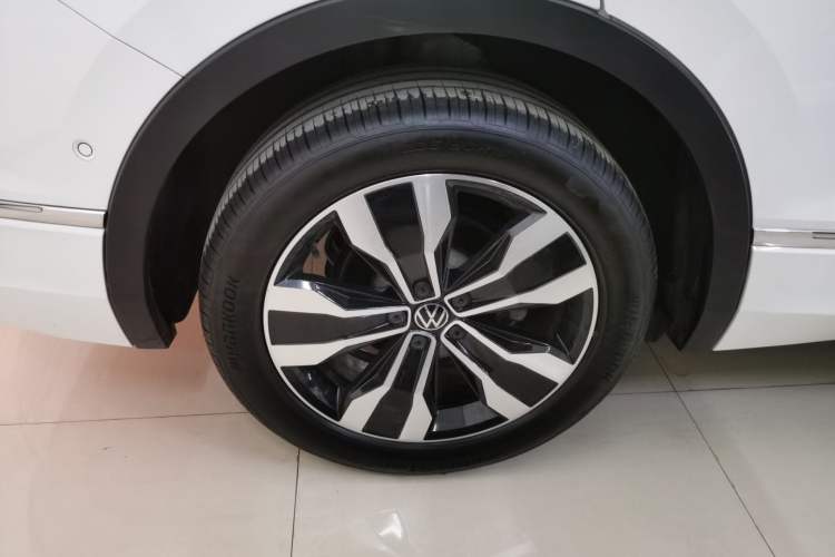 Used Volkswagen Tiguan L 2022 330TSI Automatic Two-Wheel Drive R-Line Enhanced Edition