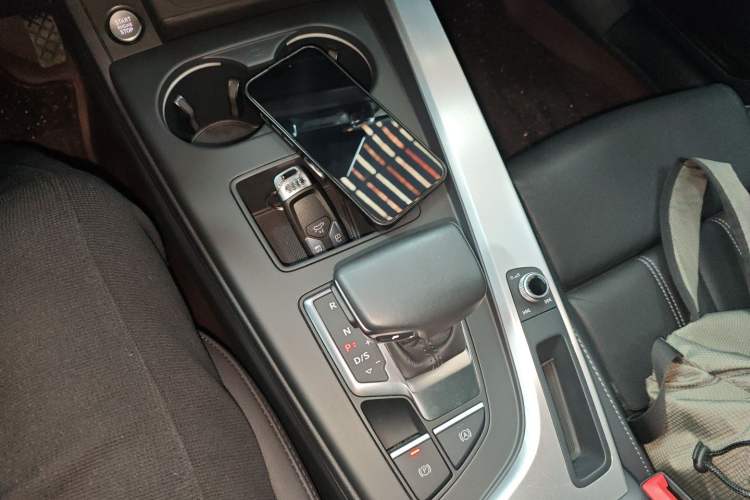 Used Audi A4L 2024 40 TFSI Fashion Dynamic Model Gear Lever