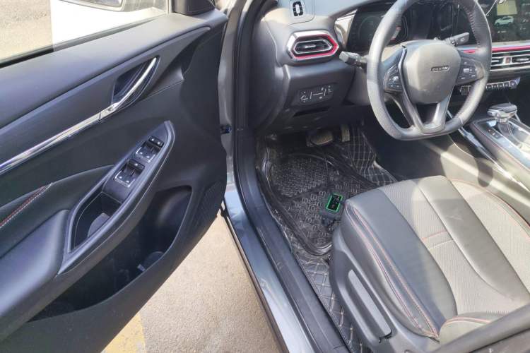 Used CHANGAN OSHAN X5 2021 1.6L CVT Luxury Model Driver Seat