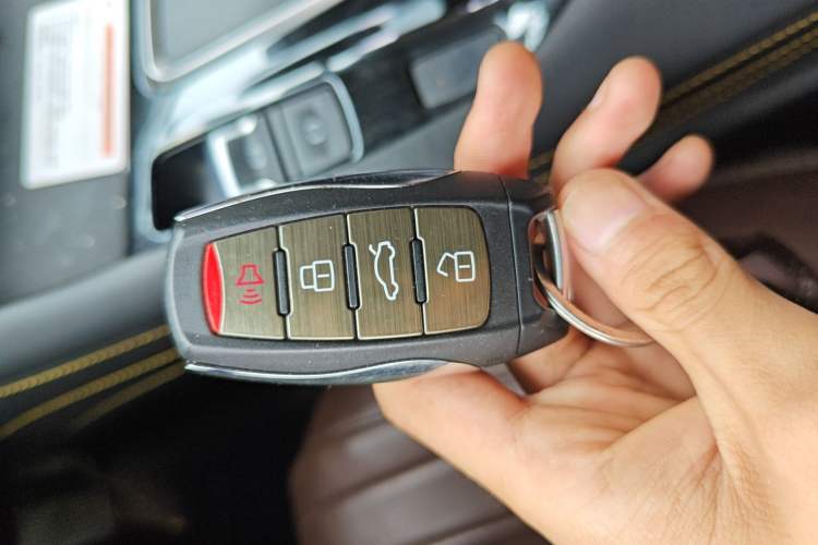 Used Haval F7x 2019 1.5T Two-Wheel Drive Smart & Trendy Edition Vehicle Key