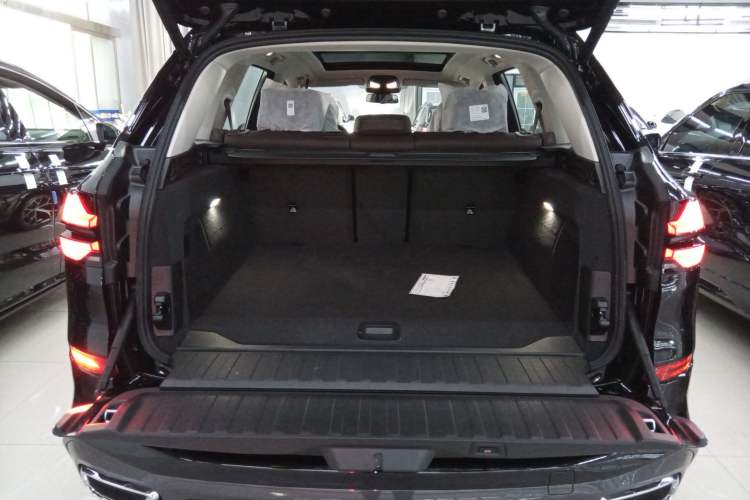 Used BMW X5 2026 Model, xDrive 30Li Prestige M Sport Night Package