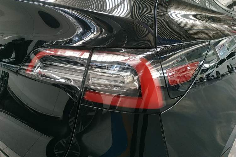 Used Tesla Model Y 2022 Revised Version Rear-Wheel Drive Exterior 3