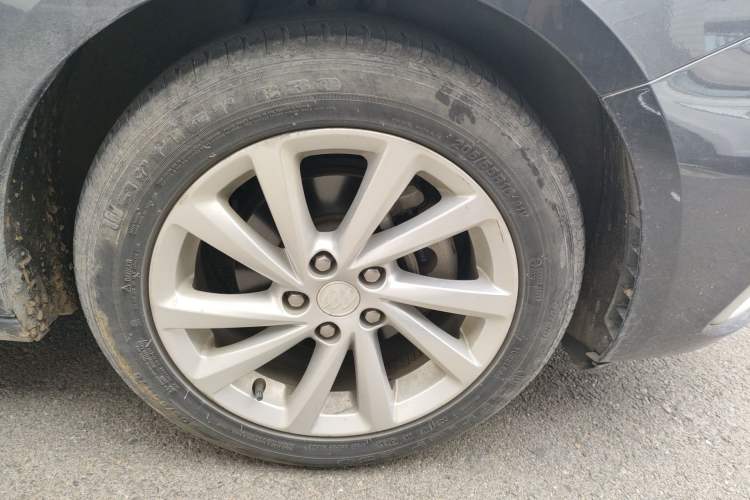 Used Buick Verano 2018 Sedan 15S Automatic Entry Model Right Front Wheel Hub