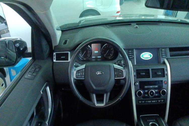 Used Land Rover Discovery Sport 2019 240 PS SE Version China V Standard