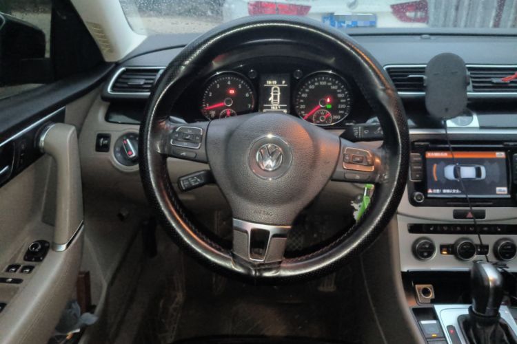 Used Volkswagen Magotan 2013 1.8TSI Luxury Model Steering Wheel