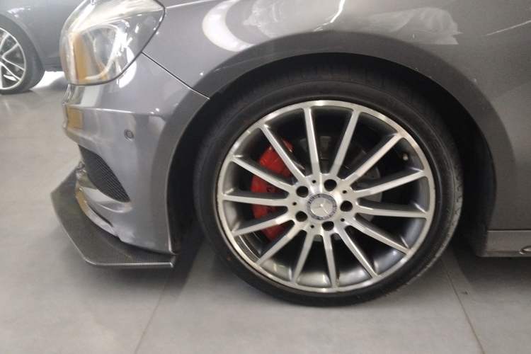 Used Mercedes-Benz A-Class 2015 A 200 Sport Edition Left Front Wheel Hub