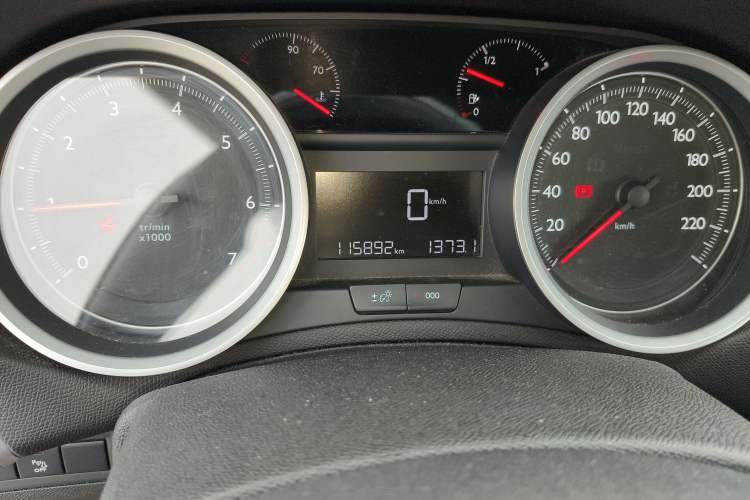 Used Peugeot 408 2014 1.8L Manual Leading Edition
