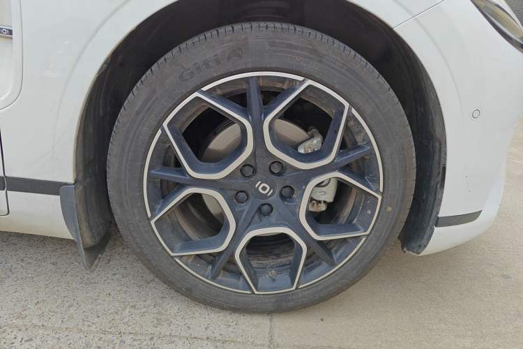 Used CHANGAN NEVO A07 2026 Model Ultra-Long Blue Whale Pure Electric 730 Flagship Edition Right Front Wheel Hub