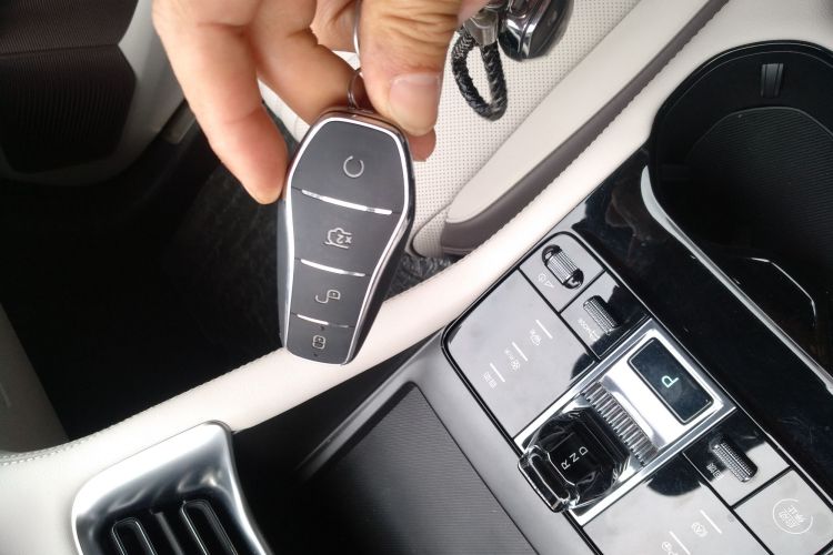 Used BYD Han 2025 DM-i Intelligent Driving Edition 125KM LiDAR Flagship Model
