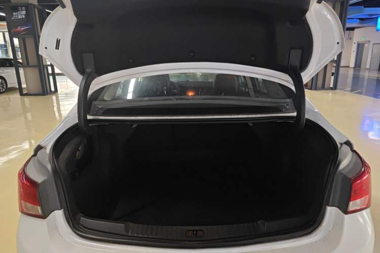 Used Buick Verano 2018 Sedan 20T Dual-Clutch Luxury Model
