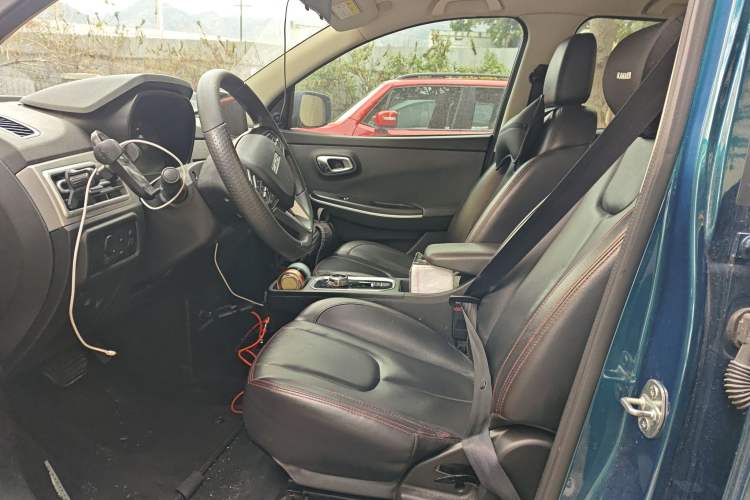 Used Dayun Yuehu 2021 32.85 kWh Two-Wheel-Drive Sprite Version Left Front Seat